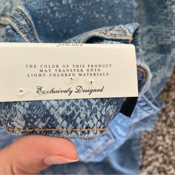 Judy Blue Medium mid rise snakeskin cut off frayed shorts NWT - Picture 4 of 4